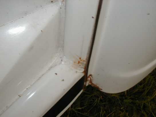 Picture 5 Beginning rust on the C pole