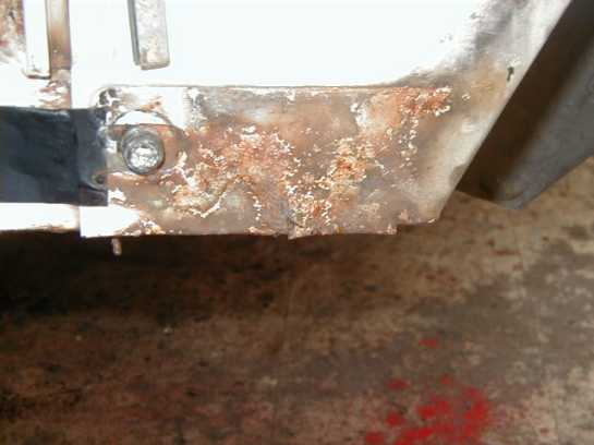 Picture 3 Rusted front end of the rocker panel