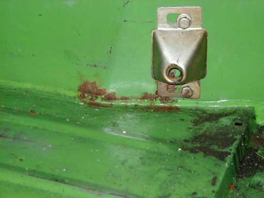 Picture 2 Bad rust over the bump stop