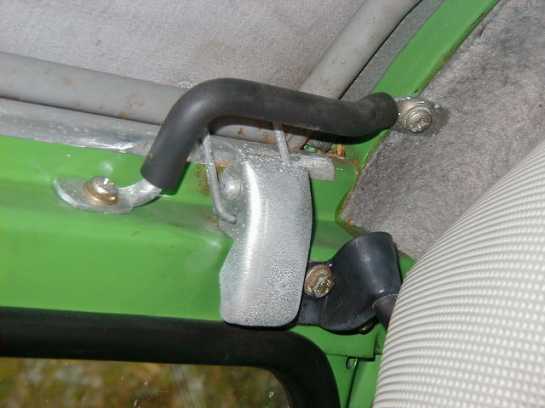 Picture 6 Rust behind the holder for the new top